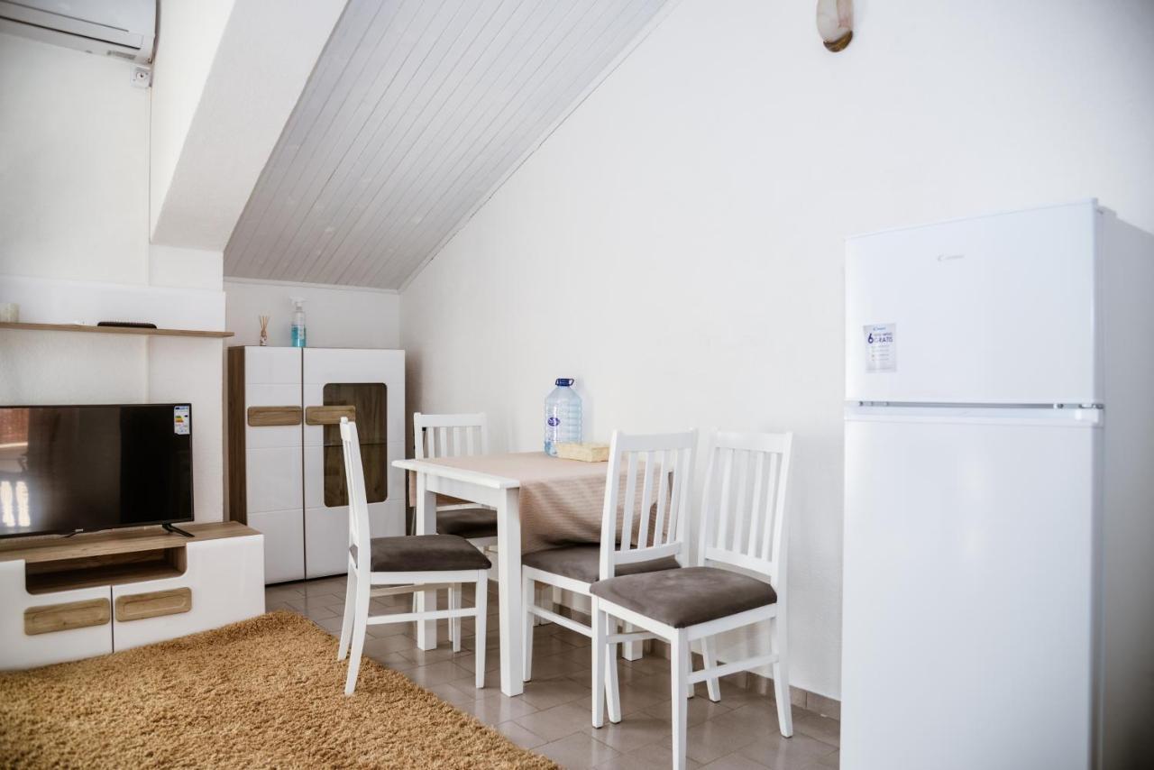 Iker Apartments Тиват Экстерьер фото