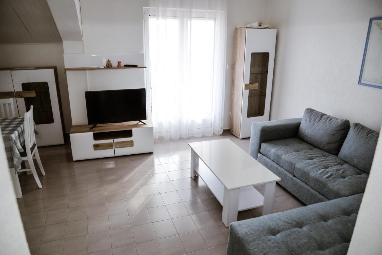 Iker Apartments Тиват Экстерьер фото