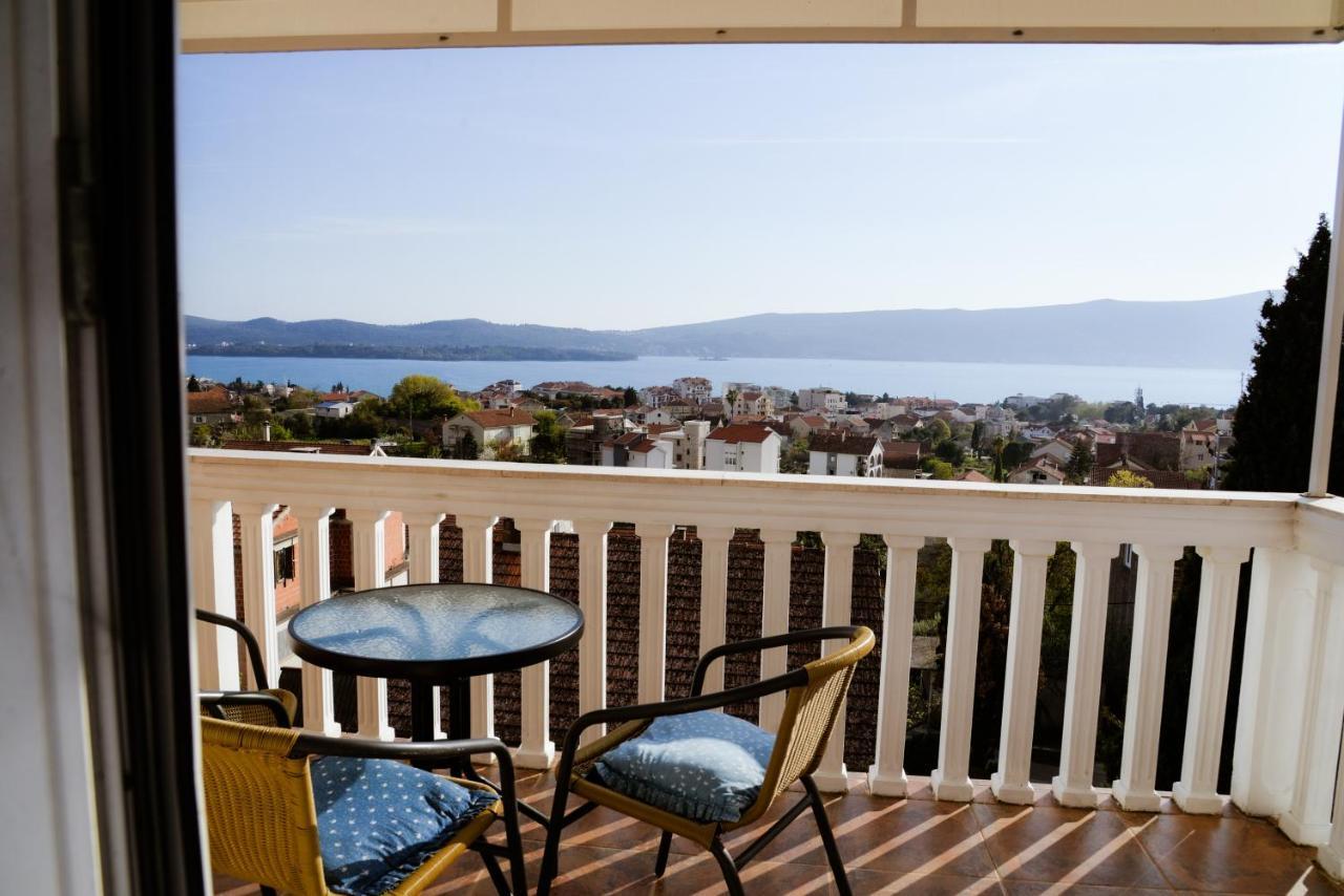 Iker Apartments Тиват Экстерьер фото