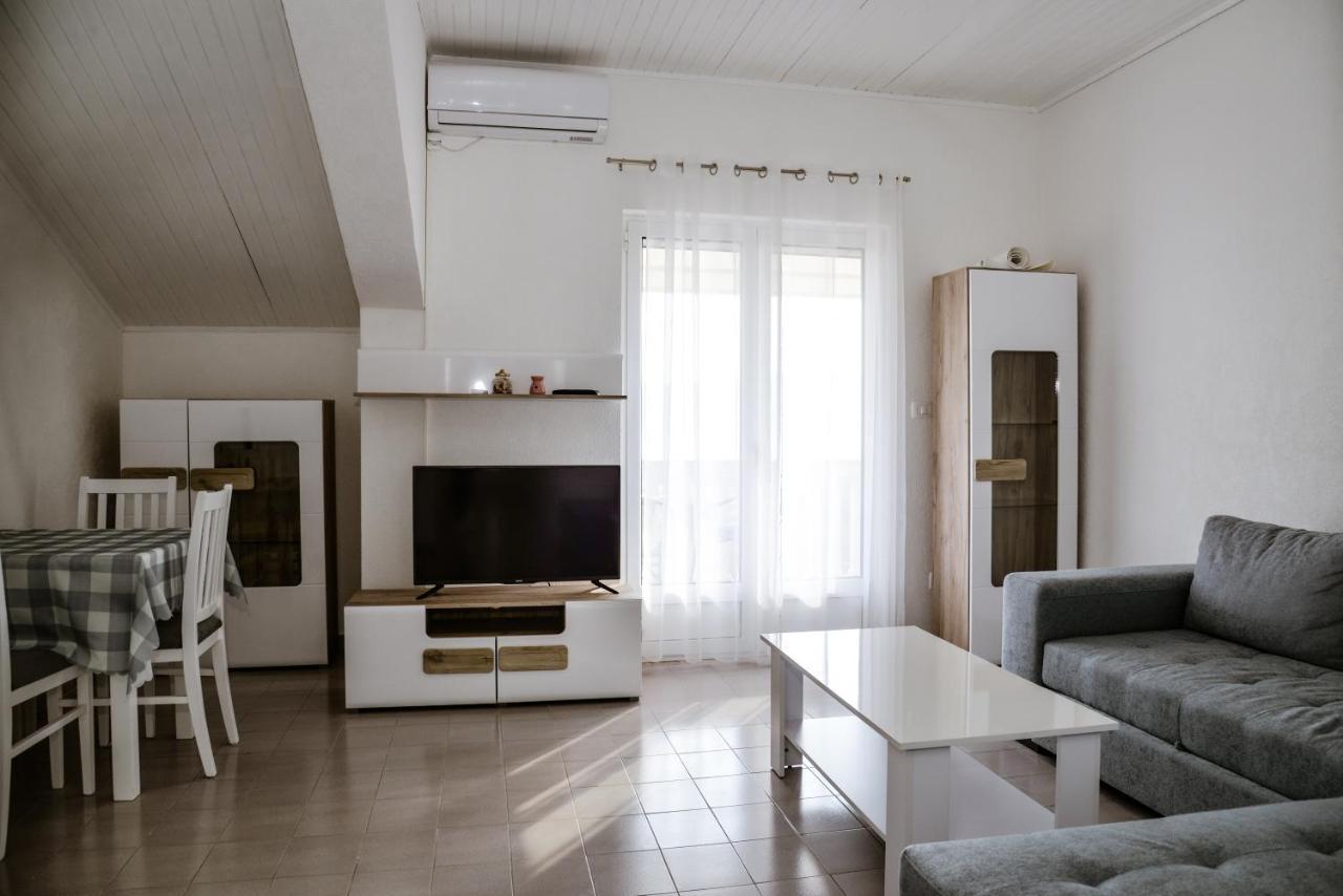 Iker Apartments Тиват Экстерьер фото