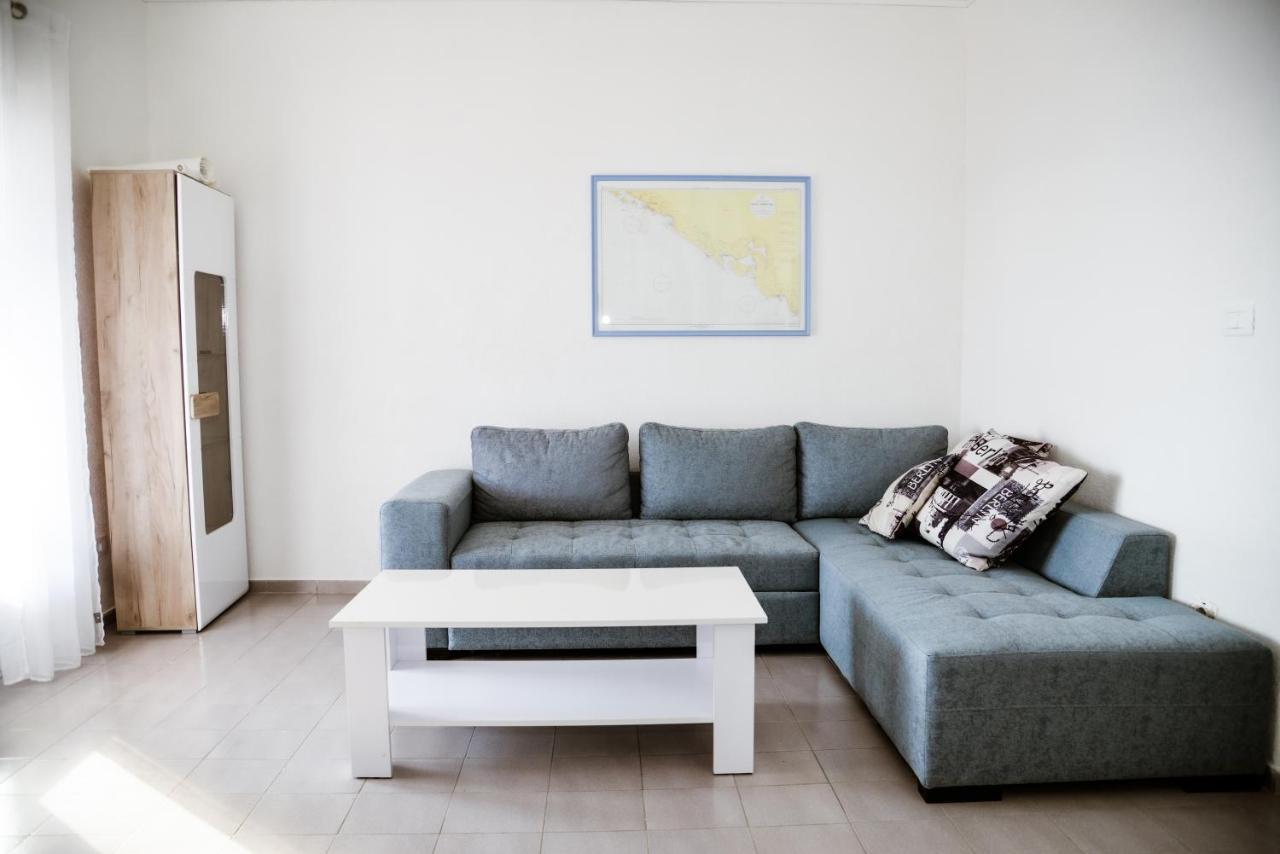 Iker Apartments Тиват Экстерьер фото