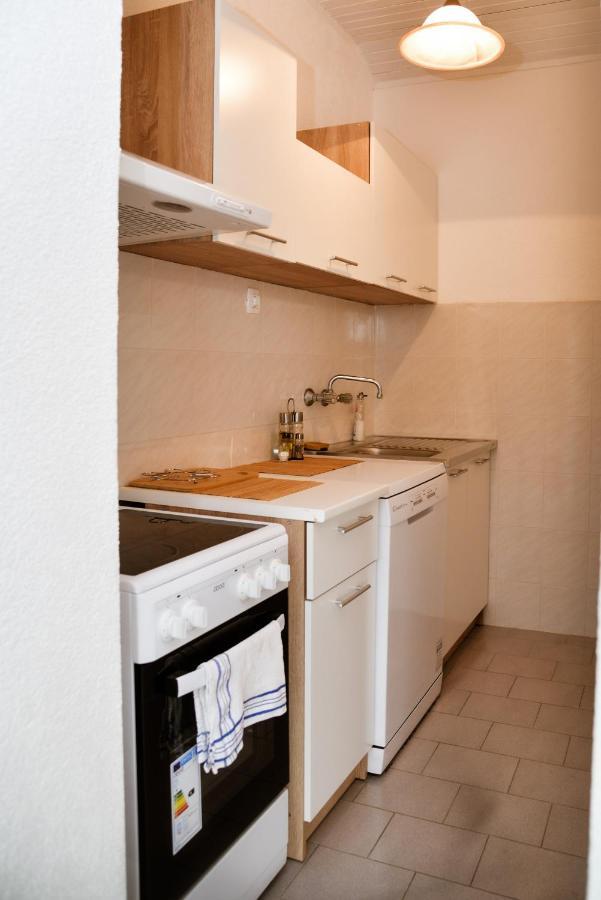 Iker Apartments Тиват Экстерьер фото