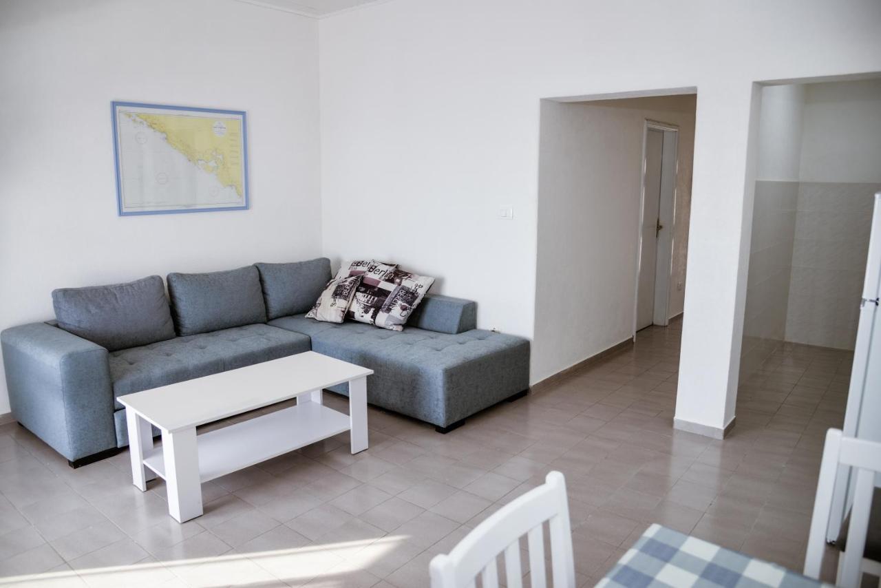 Iker Apartments Тиват Экстерьер фото